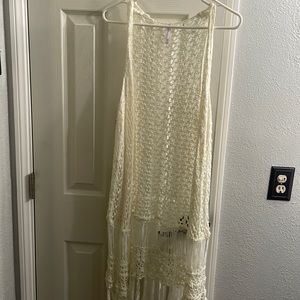 Off white knitted vest